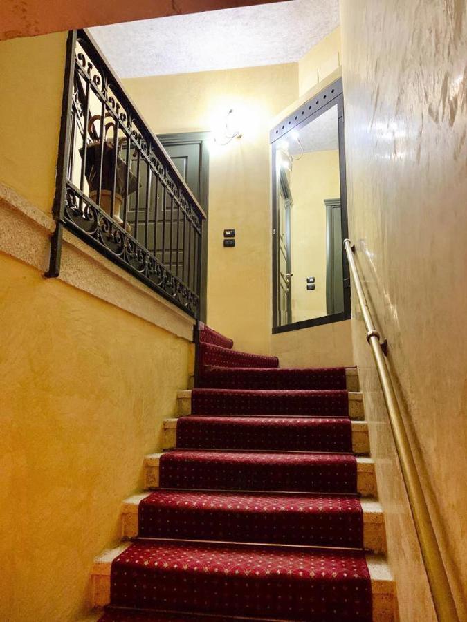 Apartment Via Sant'Alessandro 22 - Sostify ベルガモ エクステリア 写真